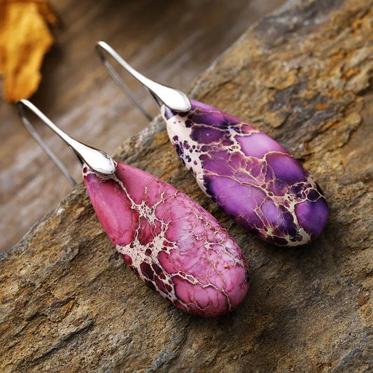 Aretes Colgantes “Teardrop” en Piedra Natural y Cobre | Diseño Artesanal Elegante · Estilo Boho Mineral · Joyería Eco-Consciente · 5.5cm
