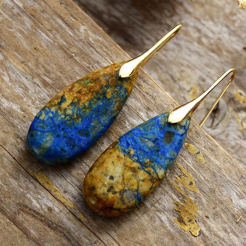 Aretes Colgantes “Teardrop” en Piedra Natural y Cobre | Diseño Artesanal Elegante · Estilo Boho Mineral · Joyería Eco-Consciente · 5.5cm