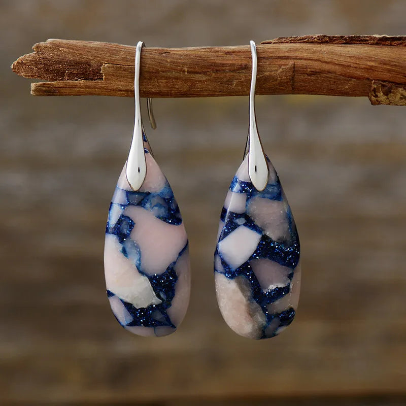 Aretes Colgantes “Teardrop” en Piedra Natural y Cobre | Diseño Artesanal Elegante · Estilo Boho Mineral · Joyería Eco-Consciente · 5.5cm